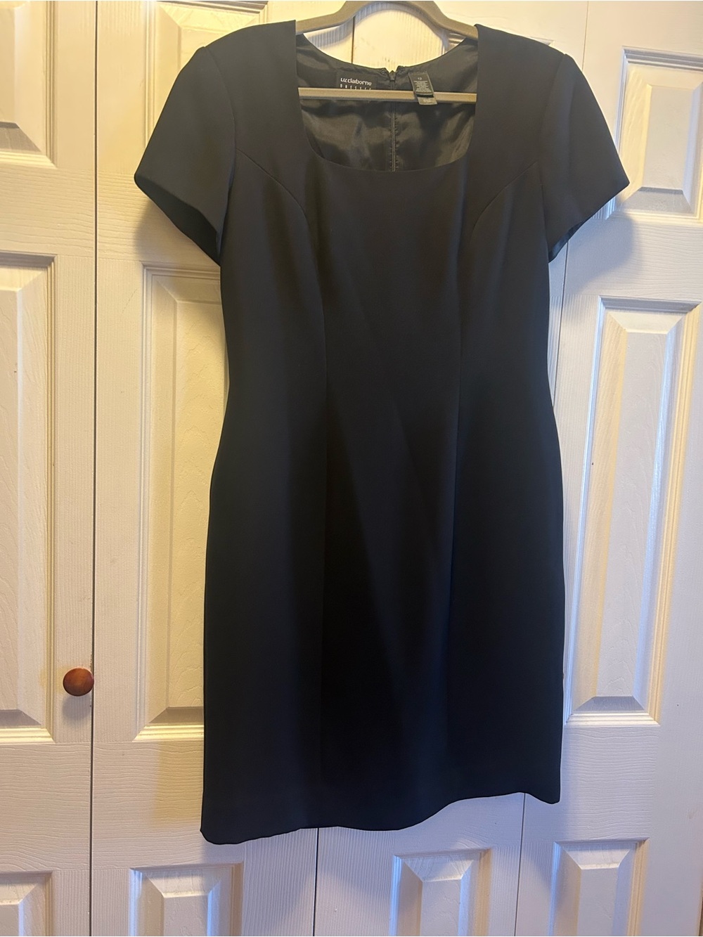 Liz Claiborne Black Short-Sleeve Sheath Dress